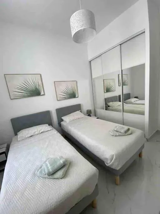 Apartment Charmant 4 Pieces - Cour Privative - Port De Nice