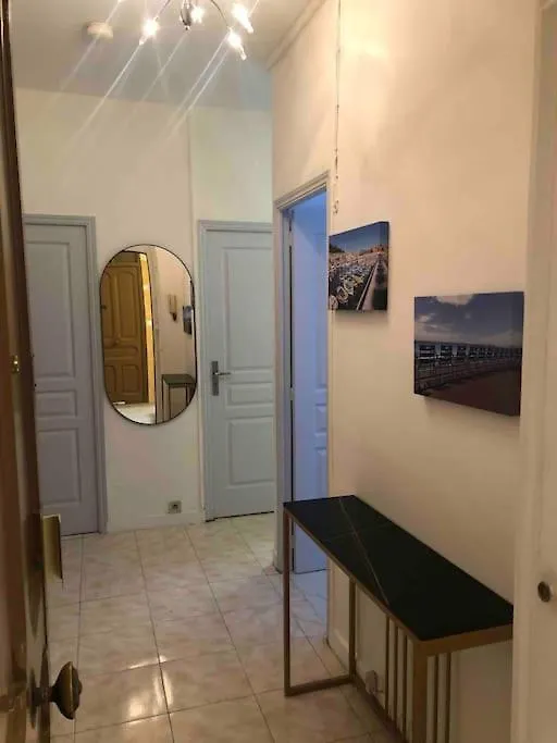 Charmant 4 Pieces - Cour Privative - Port De Nice Apartment