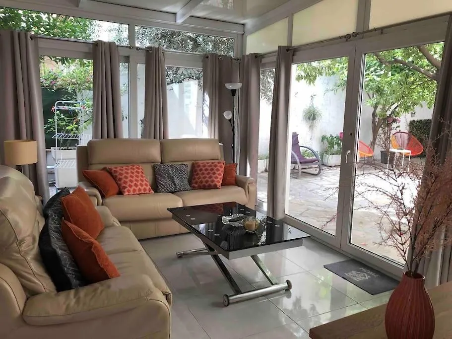 Apartment Charmant 4 Pieces - Cour Privative - Port De Nice